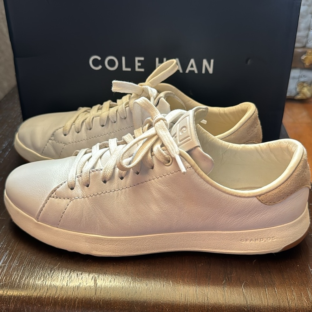 Colehaan optic white leather Grandpro sneaker, sz 7 womens